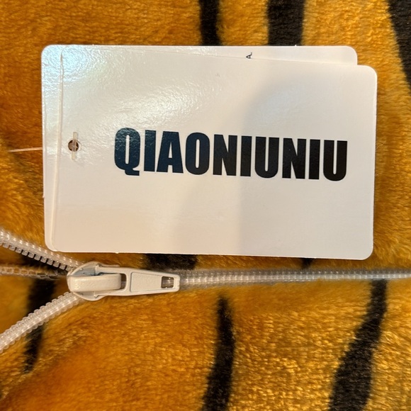 Qiaoniuniu Zebra  Costume  with Tail  New With Tag Fit size 2-3 - Picture 8 of 16